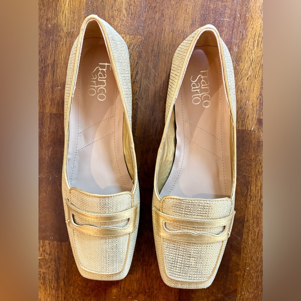 Franco Sarto Gold Loafer Flat - Size: 9 - NWOB - Picture 6 of 7